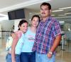 27 de agosto 2005
 Teodoro Morín, Astrid y Pamela Gastélum viajaron a Rosarito.