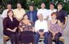 Cruz castro Carreón y Socorro de Castro festejaron 49 años de casados acompañados de sus hijos y nietos, quienes los felicitaron por tan grato acontecimiento.