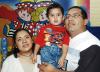 05 de septiembre 2005
El pequeño Jaime Ollivier García, acompañado de su abuelita Carmen Villa de García.