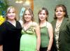 La futura mamá acompañada por Ana Cecy Rivas, María Estela Rivas Kuster y María Esthela Kuster de Rivas