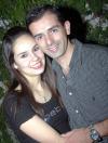 13 de septiembre 2005
David Muñoz del Río y Alejandra Guerrero Tello fueron despedidos de su soltería.