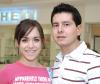 Emilio y Carmen Cañedo viajaron a Mexicali, los despidió Carmen Salas.