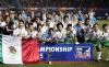 La selección mayor nunca ha pasado más allá de la fase de cuartos de final en una Copa del Mundo, por lo que la afición habitualmente esgrime frases como 'jugamos como nunca y perdimos como siempre'.
Tras quedar en segundo lugar de su grupo, que compartió con Turquía, Australia y Uruguay, el equipo mexicano eliminó en los cuartos de final a Costa Rica, y a Holanda en la semifinal.