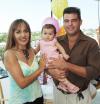 04 de octubre 2005
Con motivo de su primer cumpleaños, Mary José Ramírez Martínez disfrutó de una divertida fiesta, acompañada de sus papás.