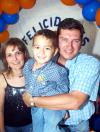 10 de octubre 2005
Marcelo González Ceniceros celebró su quinto cumpleaños, con una fiesta que le organizaron sus papás, Adriana y Marcelo González Celis