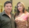 14 de octubre de 2005
Vicky Sosa Luna y Manuel Martínez Borrego celebraron recientemente su aniversario de bodas.