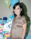 Lizeth Maqueda de Martínez acompañada de Aurora Hernández de Maqueda, quien le ofreció una fiesta de regalos por el próximo nacimiento de su bebé.