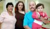 José Ignacio Flores Graham, Irma de Flores y sus hijos Nacho y Regina viajaron a Tijuana.