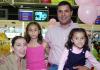 21 de octubre 2005
José Roberto Rosales Prone celebró su cumpleaños junto a sus papás Juan Martín y su mamá, Claudia.