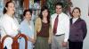 Claudia Lozano Medrano y Manuel Rodríguez disfrutaron de una despedida bíblica acompañados de familiares.