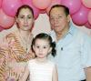 Por su primer cumpleaños, Ana Cristina Ochoa Villalobos fue festejada con una merienda por sus papás, María Vanett Villalobos Romo y Macedonio Ochoa Benavides.