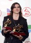 “Es un sueño”, dijo Juanes en su segunda subida al escenario, donde volvió a dedicar sus triunfos a su familia, a su país y a sus productores, y también agradeció a la Academia Latina de Artes y Ciencias de la Grabación.

Antes de la gala, Juanes recibió el premio de mejor álbum de rock vocal, por Mi Sangre, por lo que ganó todos los Grammy Latinos a los que era candidato.