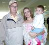 06 de noviembre 2005
Olga Santana viajó a Hermosillo, la despidió la familia Wilson.