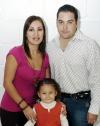 12 de noviembre
Anilú Sarmiento de Flores, captada en la fiesta de canastilla que le ofrecieron para el bebé que espera, acompañada por su hija Marijo Flores.