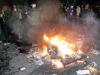 Violentos choques entre manifestantes antiglobalización y la Policía surcoreana tiñeron de gris la jornada inaugural  al que asisten 21 líderes internacionales, entre ellos, George W. Bush o Hu Jintao.