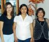 20 de noviembre 2005
Por el cercano nacimiento de su bebé, Celia Cháirez Limones disfrutó de una dfiesta de canastilla, organizada por su abuela, Graciela Campos.