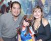 Con una divertida fiesta Ivana Torres Guerrero fue festejada con una piñata por sus papás, Sergio Torres y Eunice Guerrero.