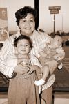 23 de noviembre
Lidia Estela Ortega Moreno en compañía de su mamá, Lidia Moreno de Ortega y de su hermanita, el día de su píñata.
