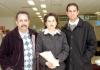 24 de noviembre 2005
Martha Rodríguez viajó a Los Ángeles, la despidieron Jesús Zamora y Ricardo Morales.