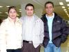 24 de noviembre 2005
Martha Rodríguez viajó a Los Ángeles, la despidieron Jesús Zamora y Ricardo Morales.