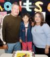 Por su octavo cumpleaños María Teresa Ornelas Silva fue festejada con una merienda por sus padres.