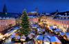 Una fina capa de nieve crea la atmósfera perfecta en un mercado navideño en Annaberg-Buchholz, al oeste de Alemania.
