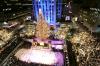 Encendido de las 30 mil bombillas del árbol más famoso del mundo que cada año se coloca en el Rockefeller Center de Nueva York marcó el inicio de la temporada navideña, con la presencia de niños damnificados por los huracanes.