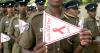 Unos policías se unen a la campaña de sensibilización sobre el Sida durante un acto con motivo del Día Mundial del Sida celebrado en colombo, Sri Lanka.