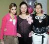 ma_10122005_0
 Alicia Viesca de Soto acompañada por Brenda y Lorena Viesca en l a fiesta de canastilla que le ofrecieron