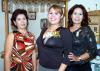 de11122005_6 
Blanca Aidé Favela Robles acompañada pos su amigas Gabriela Jaramillo, Brenda Argumedo y Adriana de Bravo, en la despedida de soltera que le ofrecieron.