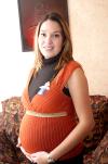 ma11122005_6
Rocío Orrante de Carranza espera el nacimiento de su niña para el próximo mes de enero.