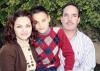 ni_18122005_14 
Gretel y Roberto Quezada con su hijo Robert