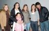 gr_18122005_23 
 Alicia, Martha, Tencha, Pilu, Monse, Olga, Carmen, Toñeta, Mary Carmen, Lucy y la niña Evely.