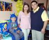 ni_21122005_2 
Mariana y Paloma Fernández fueron festejadas por sus padres, Telésforo Fernández y Magdalena de la Vara, al cumplir cinco y dos años de edad.