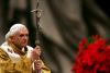 El papa Benedicto XVI oficia la Misa de Gallo en la Basílica de San Pedro del Vaticano.