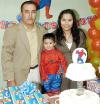 ni_28122005_0 
Gamaliel Vargas y Janeth Carrasco Llanas festejaron a su hijito Diego Vega Carrasco.