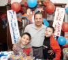 ni_15012006_5
Manuel Monreal con sus hijos Juan Gerardo y Michelle Emmanuel Batres Pizaña.