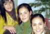 ch_15012006_5 
Grace, Karen y Mariel Breceda Reyes, en pasada reunión.