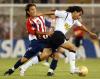 Omar Bravo adelantó a las Chivas a los 35 minutos y Ramón Morales aumentó cuando se jugaba el segundo minuto agregado del primer tiempo.