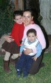 ni_26012006
Martha de González con sus hijos María Fernanda y Diego Antonio