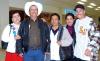vi_29012006 
Patricio Castro y Vicenta Rubio viajaron a Tijuana, los despidió la familia Arreola Castro