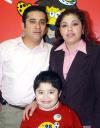 ni_29012006 
Ramón García y Norma Patricia Vargas con su hijo Gabriel Emanuel García Vargas