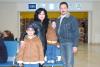 vi_31012006 
Angélica Chávez viajó a Tijuana, la despidieron Omar Aguilera y Ana Claudia Hernández.