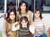 ni_02022006 
Luisa Cobián Salmón el día de su cumpleaños acompañada por su mamá Georgina Salmón y por sus tíos Lorena y Cecilia Salmón.