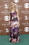 Kelly Clarkson, muy elegante