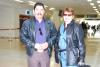vi_09022006 
César Peña y Miriam Salazar viajaron con destino a Los Ángeles.