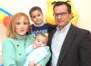 ni_13022006 
Claudia Serna y Francisco Medrano festejaron a su pequeña hija Deborah Medrano el día que cumplió cinco años de vida.