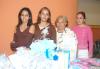 ma_10022006 
Nadia Sánchez de Tostado disfrutó de una fiesta de canastilla organizada por su mamá Manuela galarza y su suegra, María de los Santos Fraire.