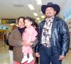 vi_16022006
 Elda Roque, Fernanda y Melchor Castañón viajaron a Tijuana