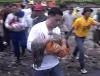 Un deslizamiento de tierras sepultó  bajo el barro a cientos de casas y un colegio primario en el este de Filipinas. 


Los rescatistas buscaron en vano a sobrevivientes de un deslave que mató a unas mil 800 personas, mientras las autoridades temían que se repitiera la tragedia.